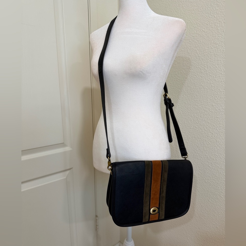 Steve Madden Black Crossbody Bag Stripe Accent Gold Hardware Shoulder Purse - Picture 2 of 7